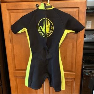 Women’s BodyGlove wetsuit, M